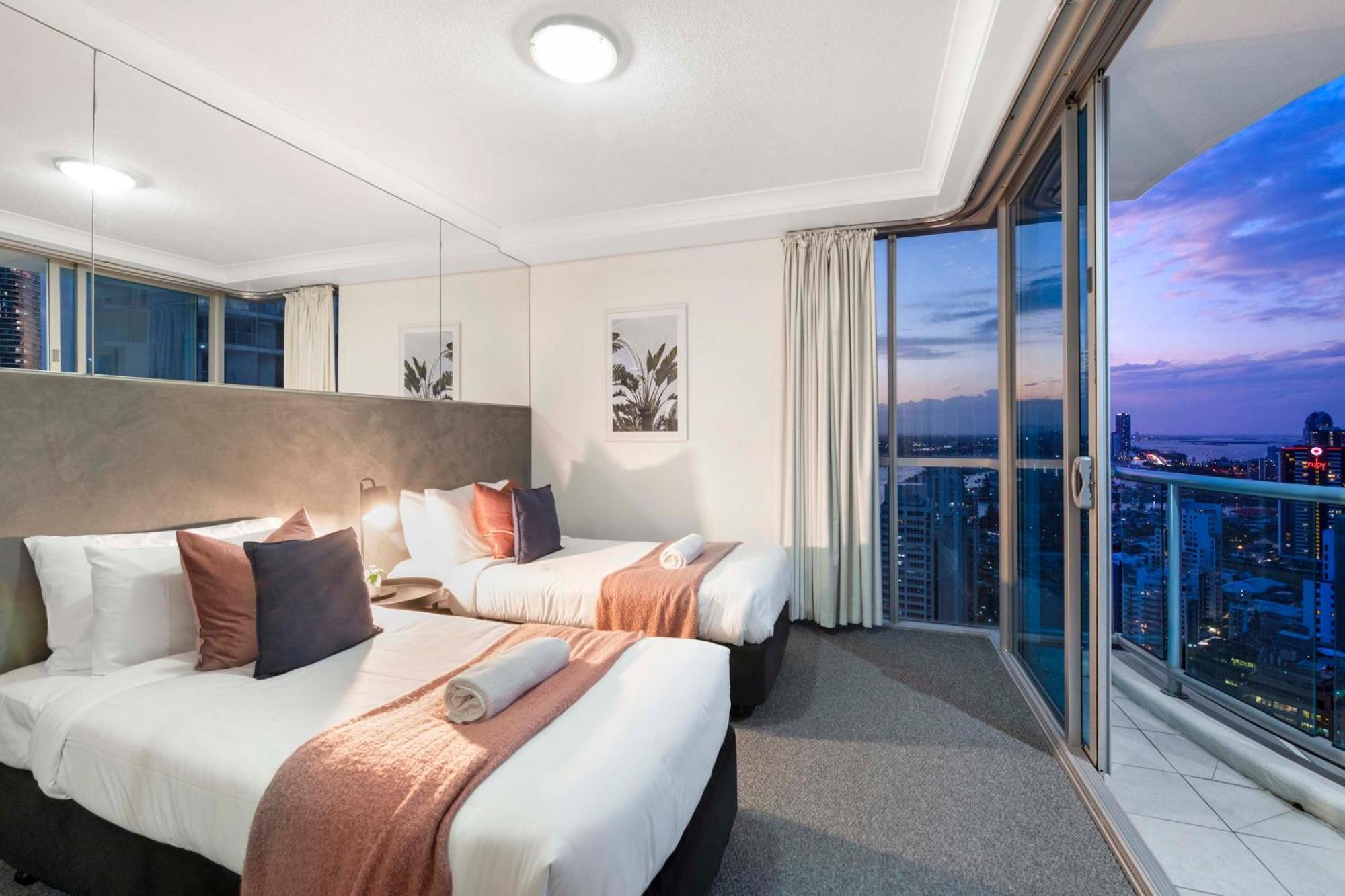 Chevron Renaissance - Self Contained & Privately Managed Apartments Gold Coast Bagian luar foto